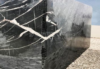 Ruivina Dark marble block