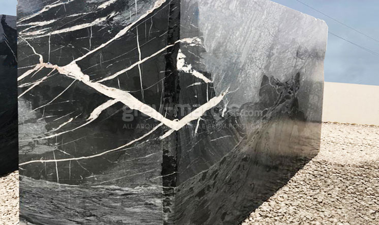 Ruivina Dark marble block